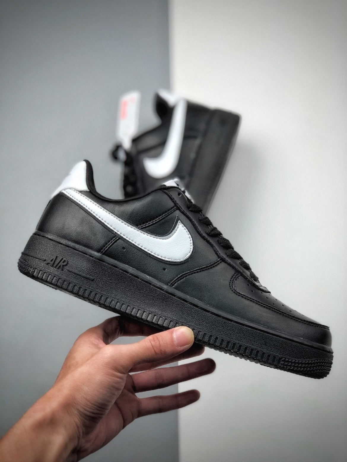NIKE AIR FORCE 1
